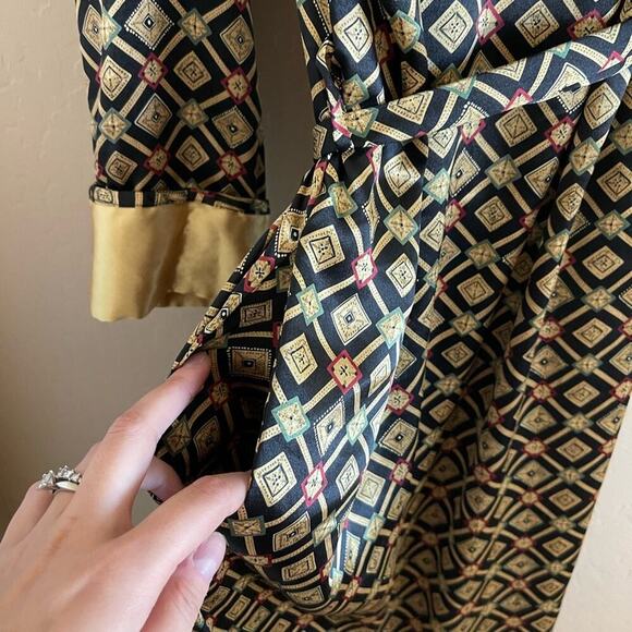 New Vintage Victoria's Secret Gold Regency Satin Wrap Kimono Robe - Picture 4 of 7